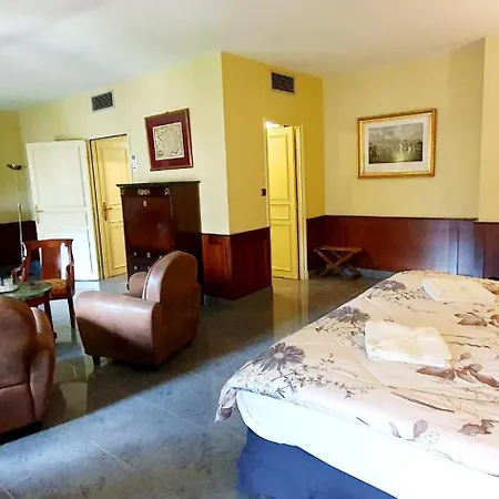 Hôtel&Spa Greuze Tournus Extérieur photo